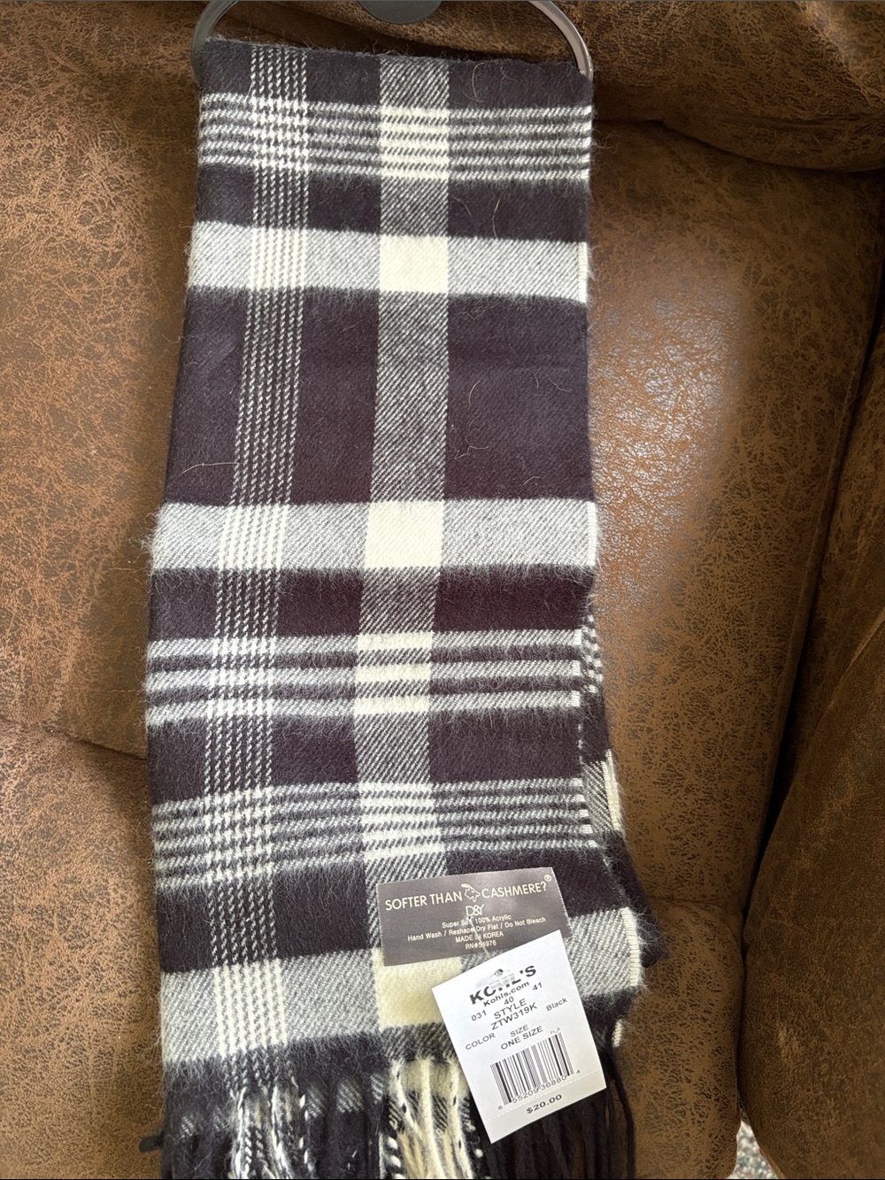 Kohl's Women's Black & Cream Plaid Scarf